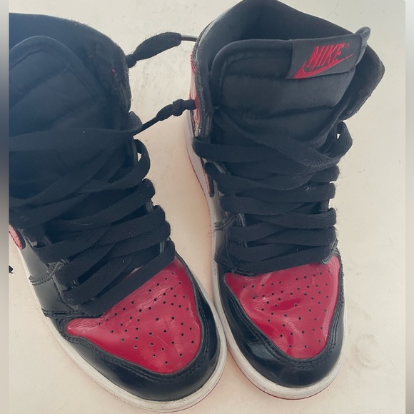 Kids Jordan 1 patent leather Sz 1 - Picture 2 of 3